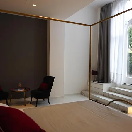 Raphaelle Relais Bed & Breakfast *